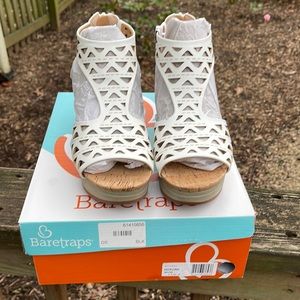Ladies Baretraps White Wedge Sandals